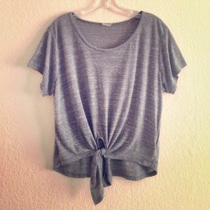 ❄️4 for $20❄️ Tie Front T-Shirt